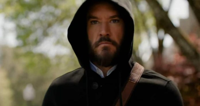 Found Season 2 Episode4 Mark-Paul Gosselaar as Sir