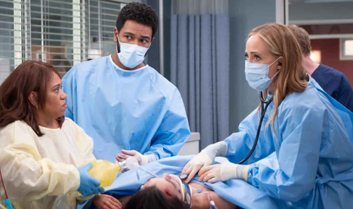 greys season 21 eps 7 CHANDRA WILSON, ANTHONY HILL, KIM RAVER