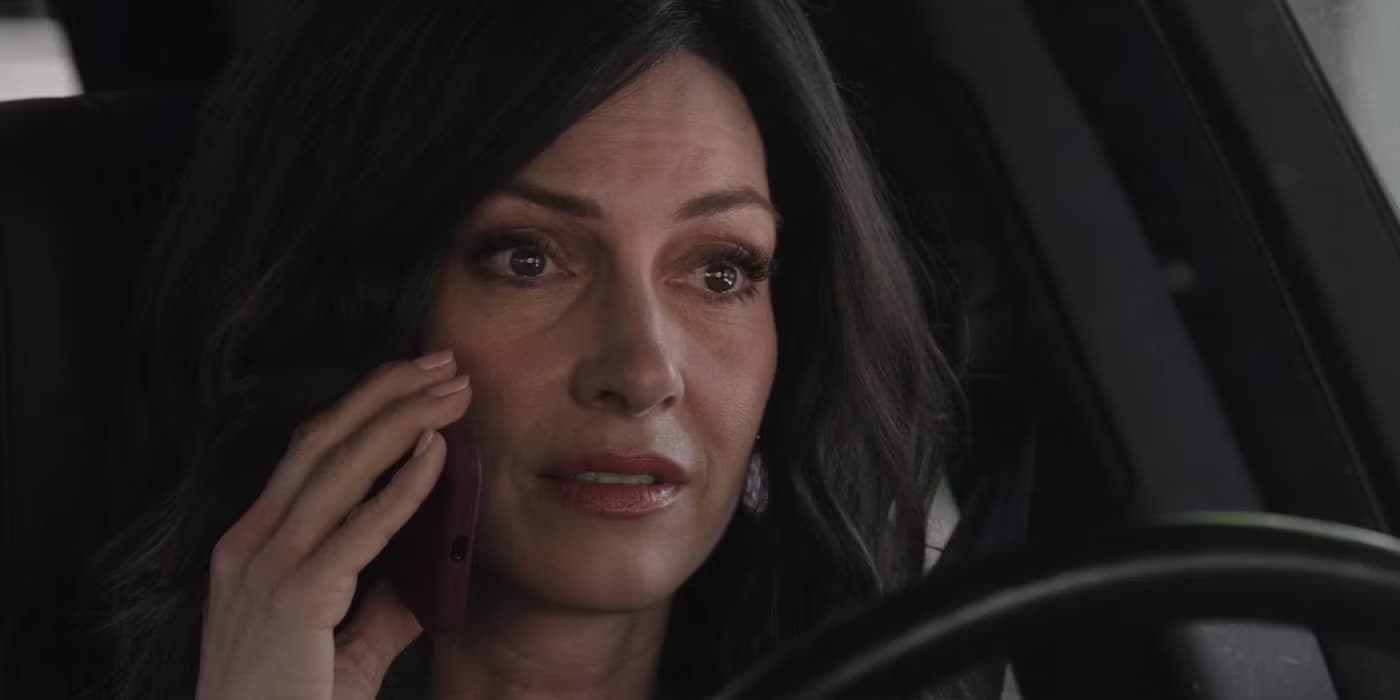 yellowstone-season5-episdoe-11-sarah-atwood-phone