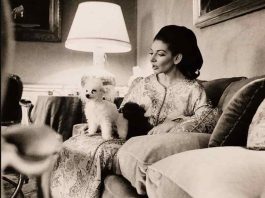 Maria Callas and her dogs at paris appartment